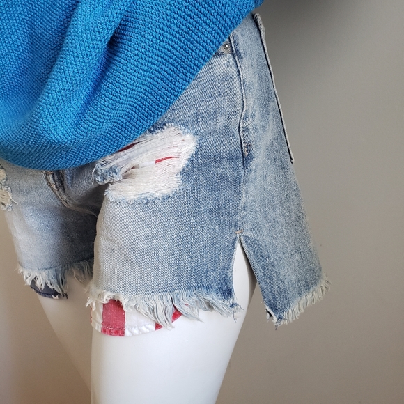 GAP American Pockets Distressed Jean Shorts Sz 26 - Picture 4 of 12